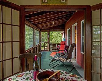 Waterfront Cottage on Northwood Lake with Beach and Dock - Northwood - Balcón
