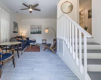 Renovated Historic Home in the Heart of Downtown - Beaufort - Restaurant