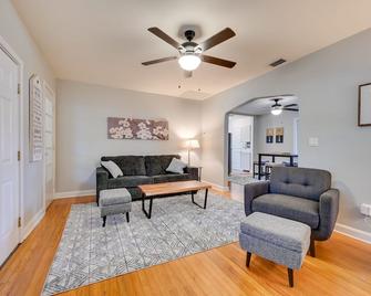 Winter Haven Abode Near Lakes and Attractions - Winter Haven - Living room