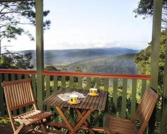 Clouds Chalet - Beechmont - Balcón