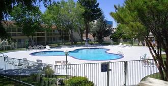 Travellers Inn - Reno - Pool