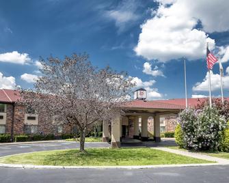 Red Roof Inn & Suites Hermitage - Hermitage - Building
