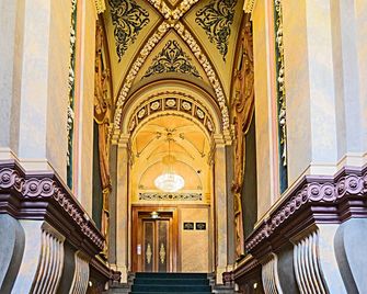 Deminka Palace - Praga - Escaleras
