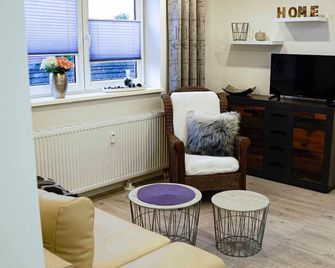 Ht Appartement Nr 1 - Bitterfeld-Wolfen - Sala de estar