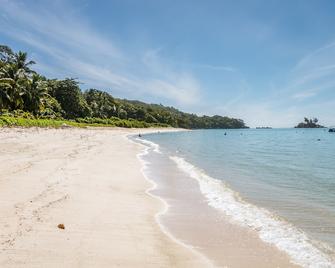 Shanaz Beachside Retreat - Victoria - Beach