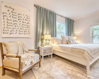 Buttercup Bay Hideaway by AvantStay - Manzanita - Habitación