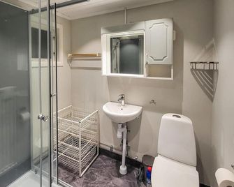 Amazing Home In Vetlanda With Wifi - Vetlanda - Bathroom