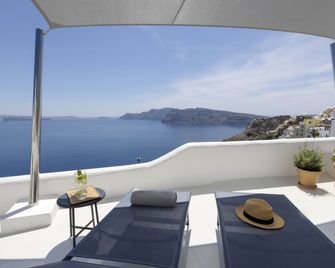 Bluedome Cavehouses by Otium Villas - Oia - Balkon