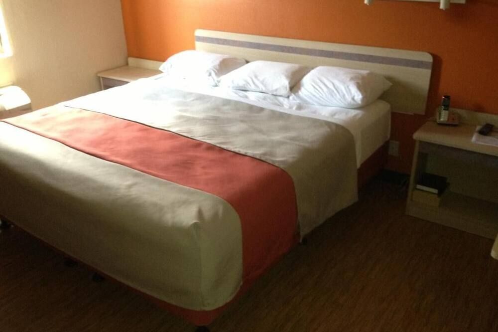 Motel 6 Elk City. Ok