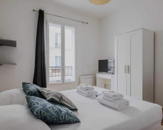 Lovely studio for 2 people - Levallois-Perret - Levallois-Perret - Bedroom