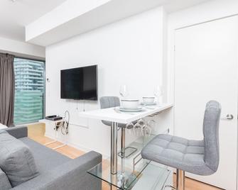 Front St - Entertainment District - Toronto - Living room