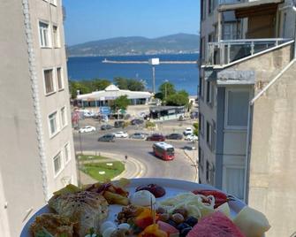 Deta Port Hotel - Bandirma - Balcón