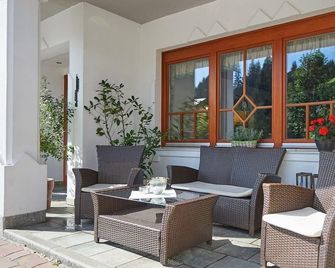 Alpenhotel Wurzer - Filzmoos - Innenhof