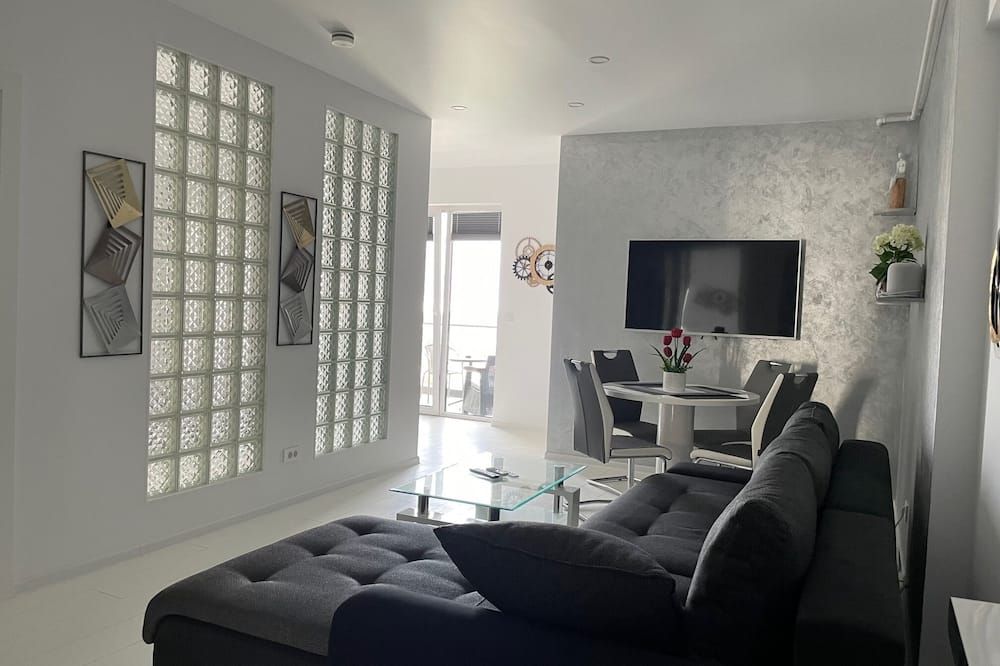 Westpark2 One-Bedroom Suite W5 Lakeview - בוקרשט - סלון