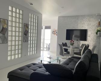 Westpark2 One-Bedroom Suite W5 Lakeview - Bucharest - Phòng khách