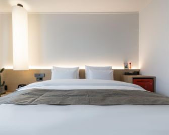 Jamsil Stay Hotel - Seoul - Bedroom