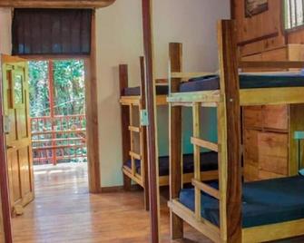 Burnt Toast Surfcamp - Nosara - Habitación