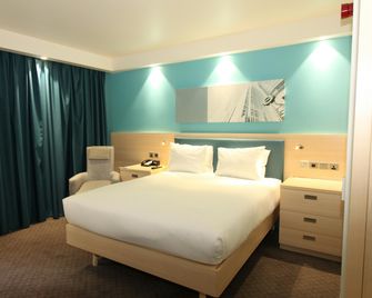 Hampton by Hilton London Excel - London - Bedroom