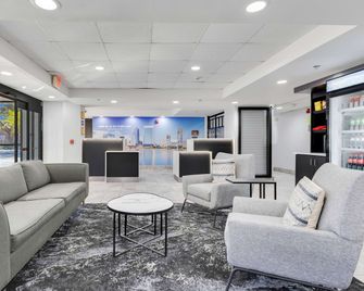 La Quinta Inn & Suites by Wyndham Jacksonville Mandarin - Jacksonville - Reception