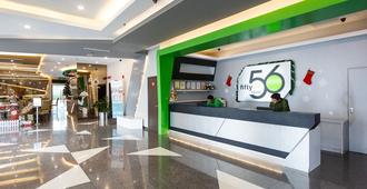 56 Hotel - Kuching - Resepsionis
