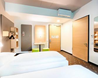 B&B Hotel Stuttgart-Neckarhafen - Stuttgart - Bedroom