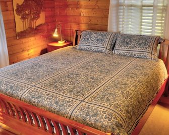 Lynden Cottage - built 1884 in the heart of town - Trentham - Bedroom