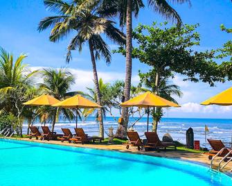Puri Dajuma Beach Eco-Resort & Spa - Pekutatan - Pool