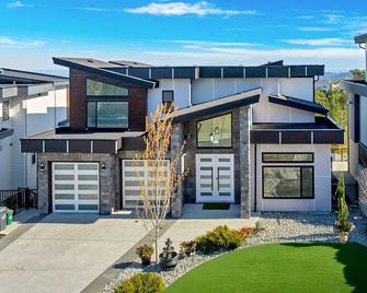 Luxury Home - Victoria - Edificio