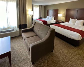 Charlotte Suites by IHG - Charlotte - Living room