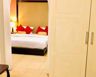 Hotel Grand Inn - Lahore