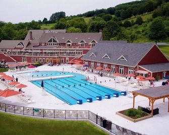 Escape To Quechee For Ski, Golf, Swimming! Family & Pet Friendly! - Hartford - Piscina