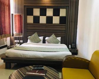 Hotel Maharaja Inn By Geetanjali Hotels - Katra - Phòng ngủ