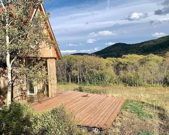Finnish Off-Grid Cabin in the Foothills - Pincher Creek