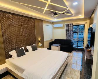 Hotel Lavasa - Bhadrak - Bedroom