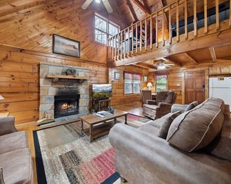 A Dream Come True 2 Bedroom Cabin by Heavenly Views Resort - Gatlinburg