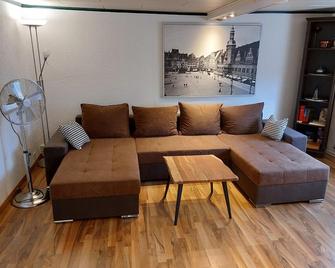 Gäste und Geschäftswohnung Stolle - Bad Dürrenberg - Wohnzimmer