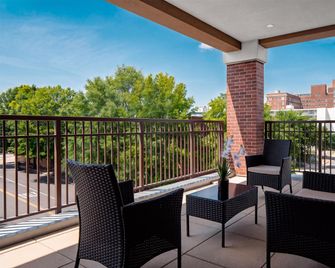 Home2 Suites by Hilton Memphis Downtown - Memphis - Balcony