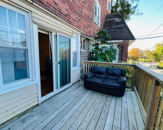 Montgomery Unit1 - Elkins Park - Balcony