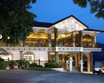 Rancho Bernardo Luxury Villas and Resort - Bagac - Edificio