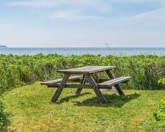 익스퀴시트 홀리데이 홈 인 크네벨 니 시 - 크네벨 - 파티오