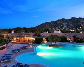 Colonna Country Club - Arzachena - Uima-allas