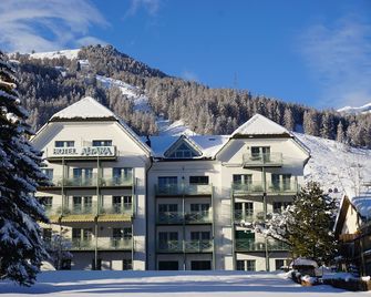 Typically Swiss Hotel Altana - Scuol - Edificio
