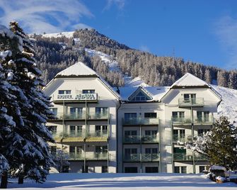 Typically Swiss Hotel Altana - שול - בניין