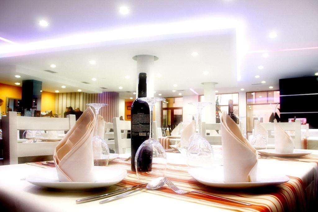 Hotel Parlament - Priştine - Restoran
