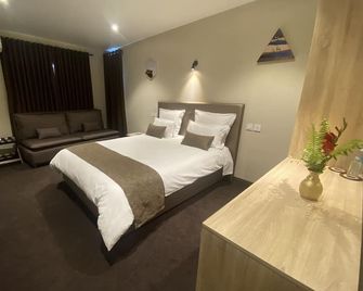 Fly Inn Madagascar Hotel - Navette Gratuite H24 - À 300m De L'aéroport International Ivato-Antananarivo - Antananarywa - Sypialnia