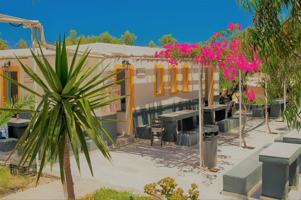Santorini Camping & Hostel - Fira