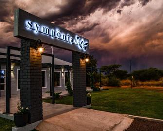 Symponia Guesthouse - Ghanzi - Building