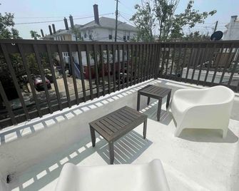 Cozy Casita-Cute 3 Brdm, Near Bay & Casinos - Atlantic City - Balcón