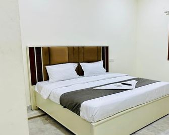 Hotel Kanak Homes - Secunderabad - Slaapkamer