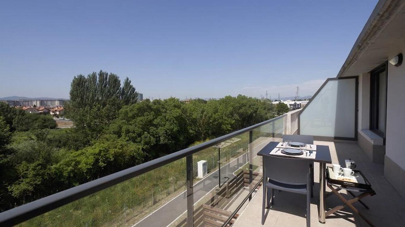 Aparthotel Jardines de Aristi